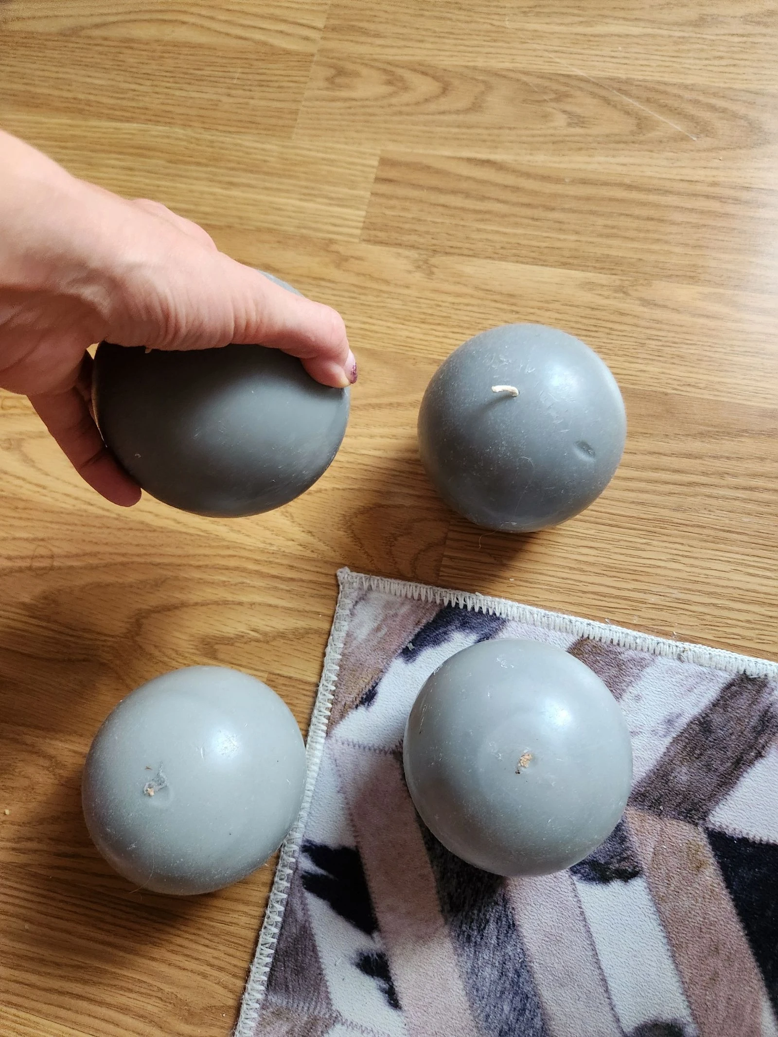🌸 4 large grey wax ball candles 🌸 – photo 3